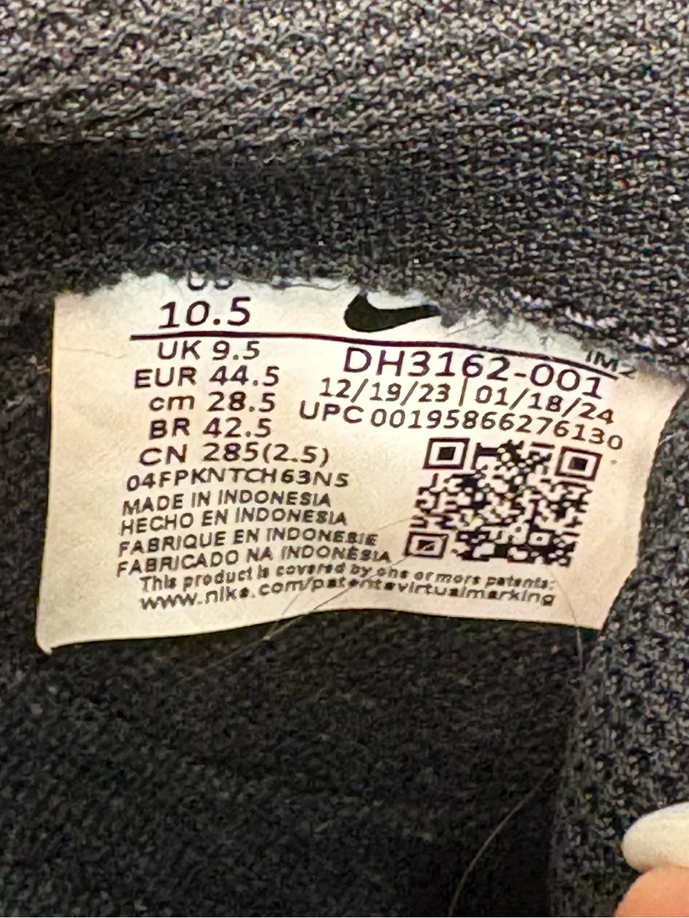 Nike Black and White Low-Top Sneakers